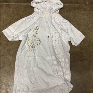 White Hooded Graphic short sleeve size large men’s Krome